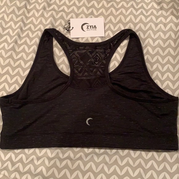 BRAND NEW!!!! 🤩 Zyia Black Bomber Sports Bra! - Picture 2 of 3